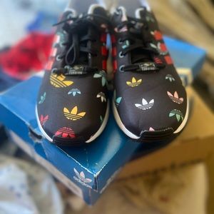 Adidas shoes brand new size 7